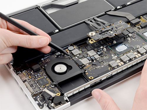 Macbook Liquid Spill Cleanup
