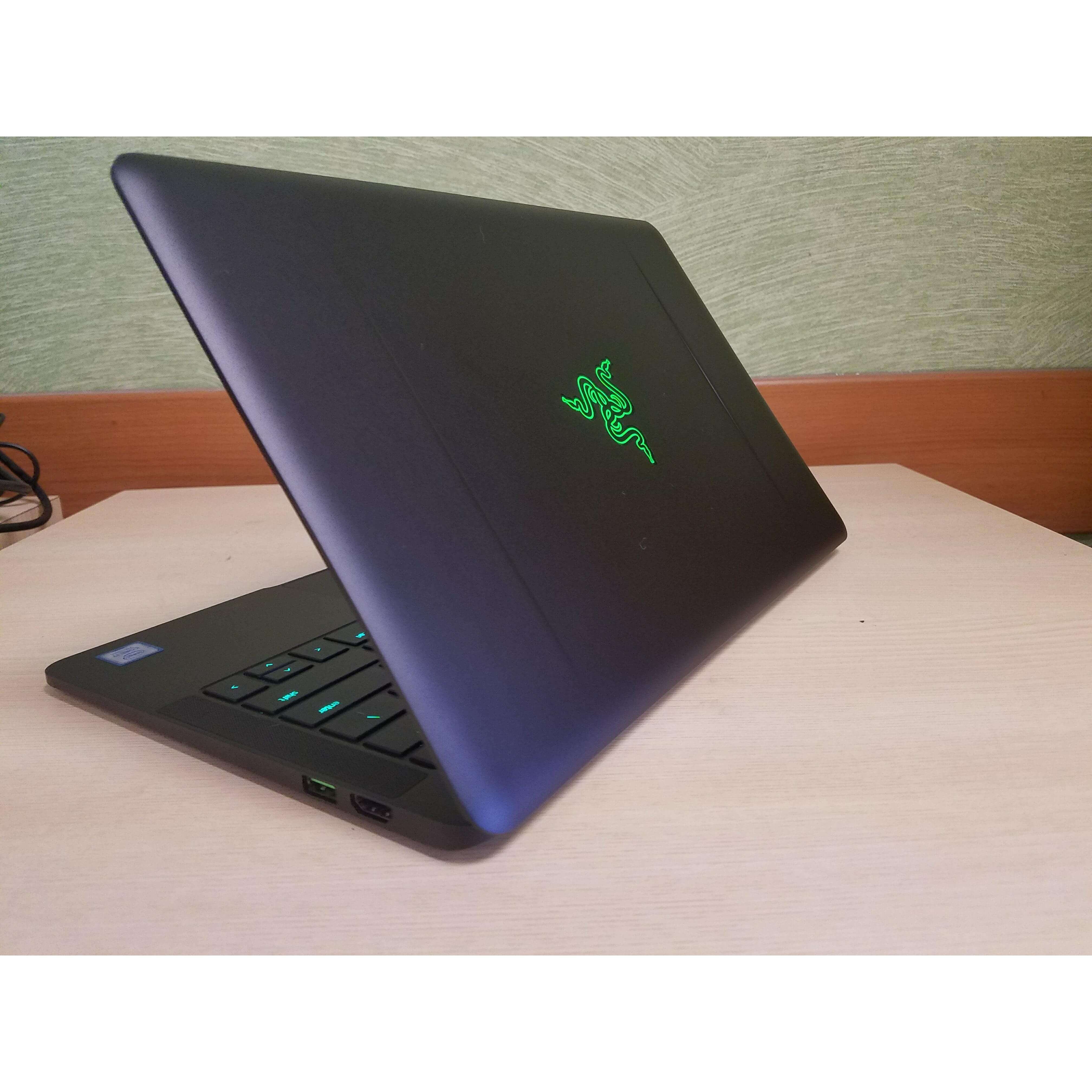 , Razer Blade Stealth, one of the coolest laptops now in DNA.